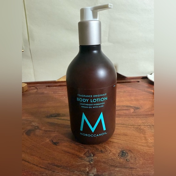 Moroccanoil Body Lotion & Dry Body Oil in Teal Zip Travel Case PLEASE READ - Picture 4 of 8